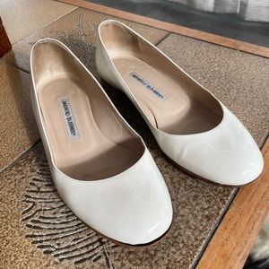 Vintage Manolo Blahnik ballet flats. White Patent leather.